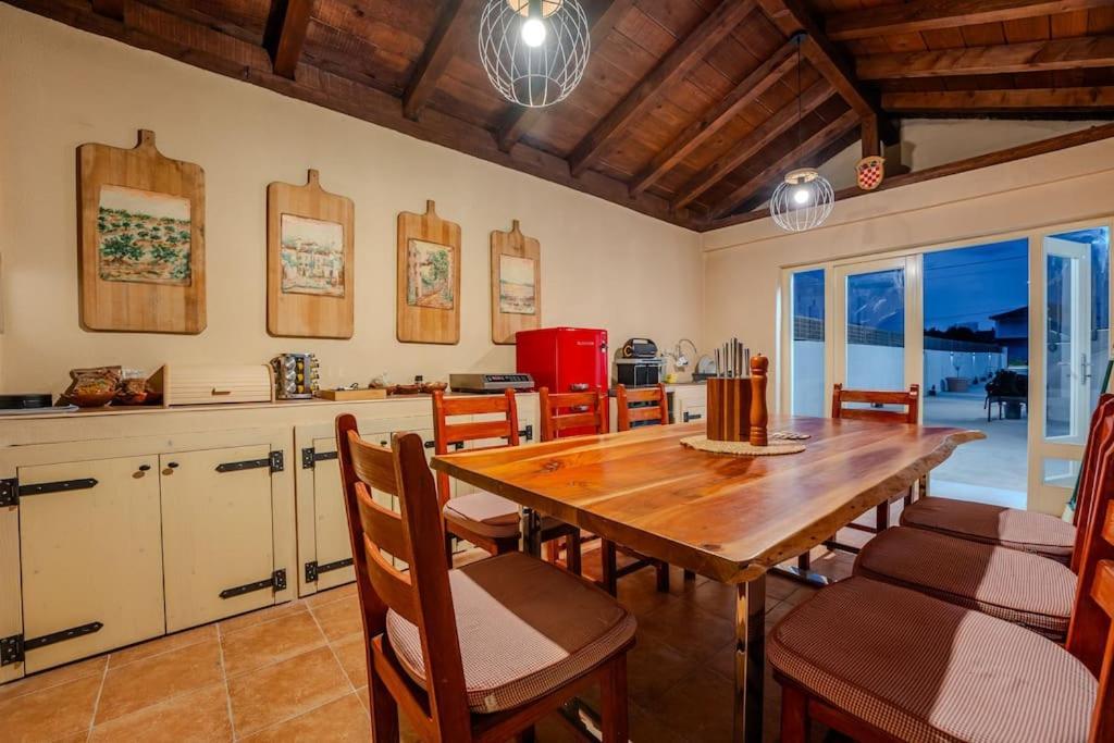 Villa Leny With Pool Sukošan エクステリア 写真
